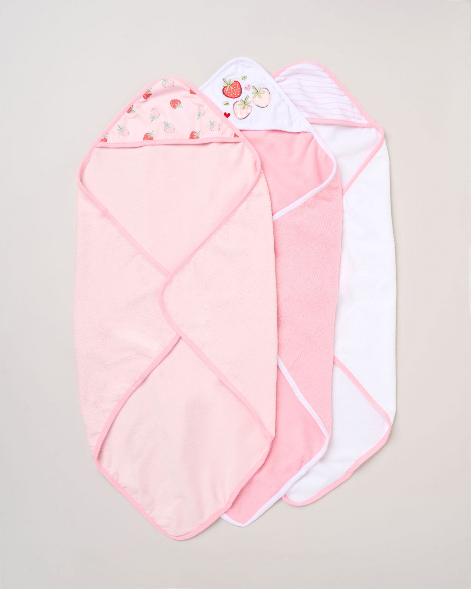 Hooded Towel and Wash Cloth Set "Strawberry"